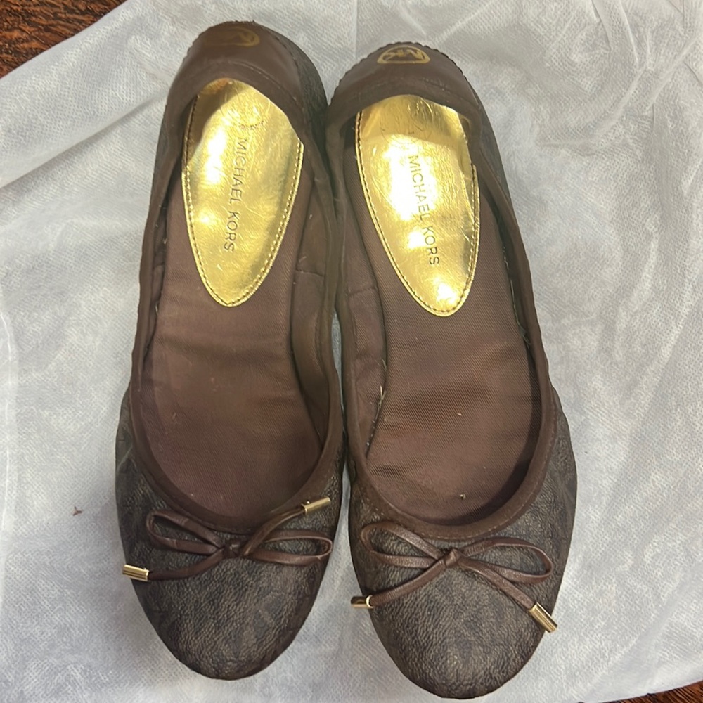 Michael Kors flat ballet with logo excellent condition